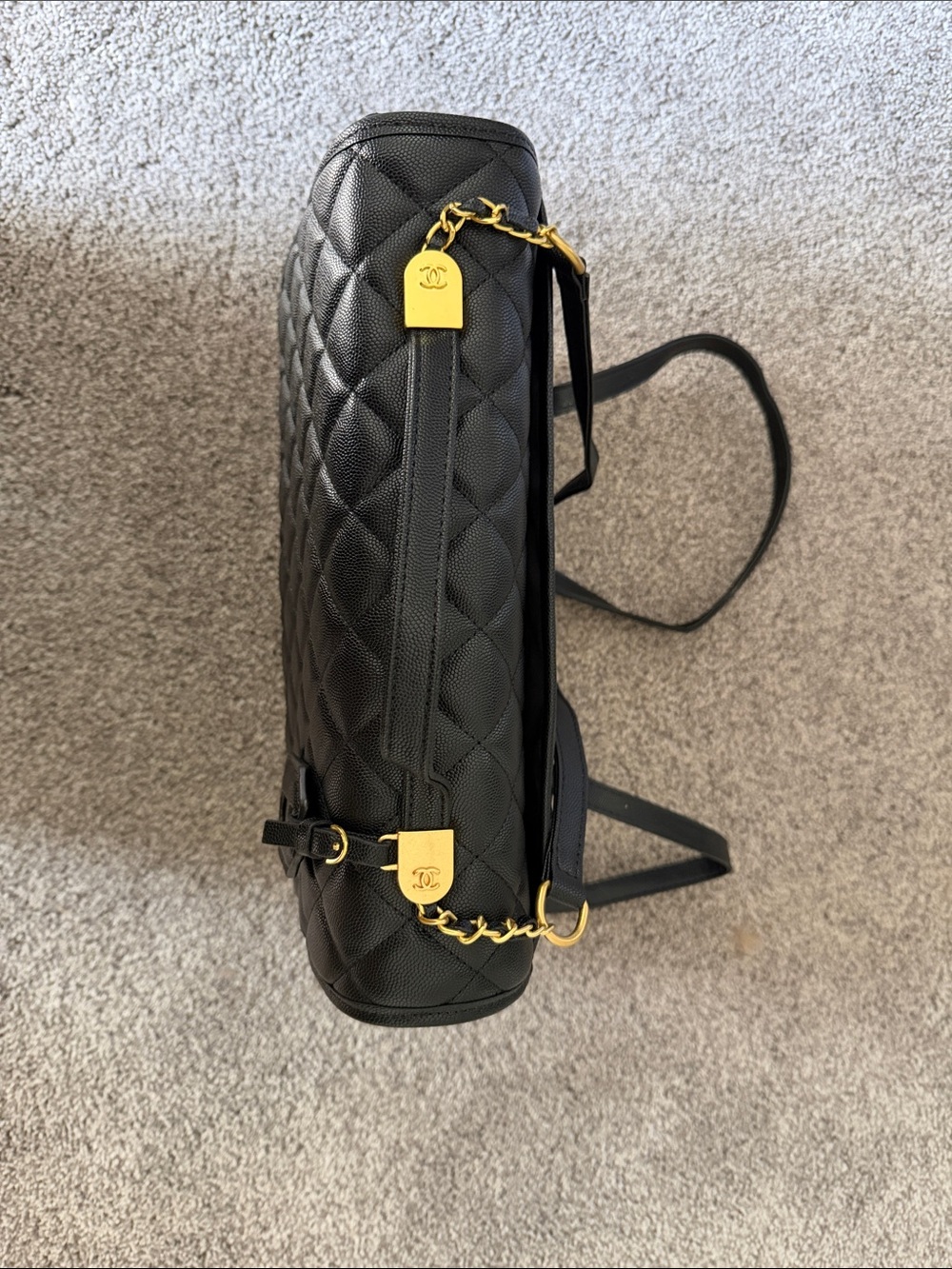 Source Unknown Black Quilted Crossbody Bag with Gold Hardware - Picture 3 of 4